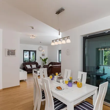 Clouds - Two Bedroom With Balcony And City View Apartment Dubrovnik