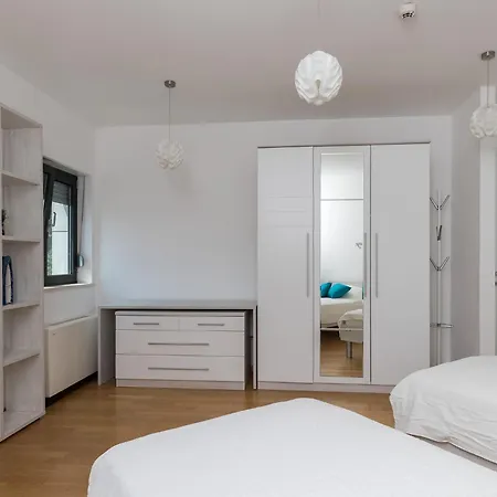 Clouds - Two Bedroom With Balcony And City View Διαμέρισμα Ντουμπρόβνικ