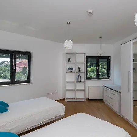 Clouds - Two Bedroom With Balcony And City View *